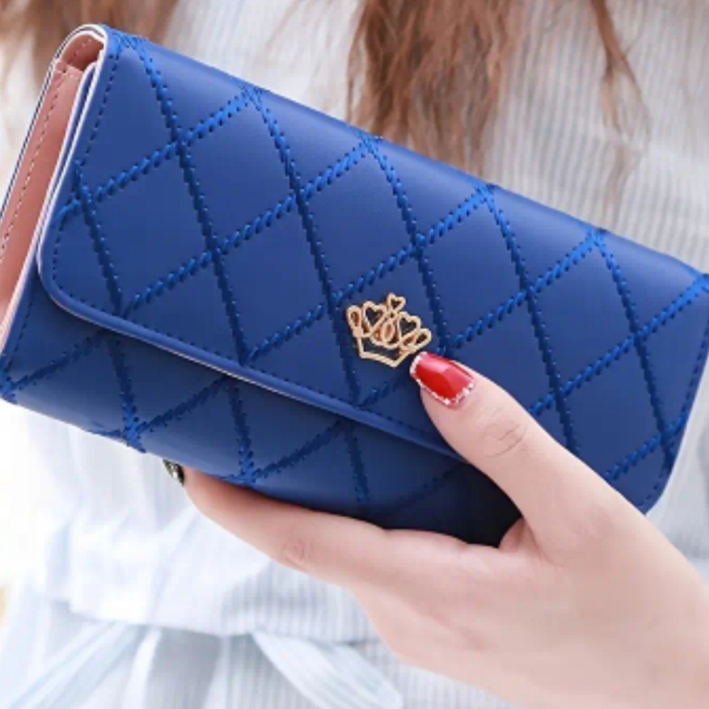 ❤️Fashionable Argyll Plaid Trifold Wallet, Faux Leather with Snap Closure.